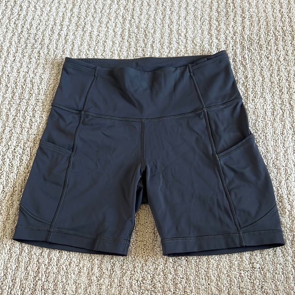 Lululemon gray biker shorts size 6